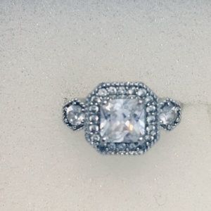 Stella & Dot Cocktail Ring - Silver - Size 7